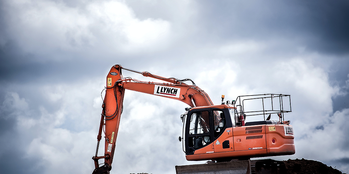 8 Ways Construction Employees Can Dismount Large Equipment Safely